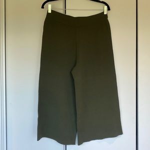 Ann Taylor loose fit Women’s pants